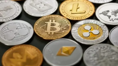 ТОП-10 криптовалют по соотношению доходность/риск в 2025 году